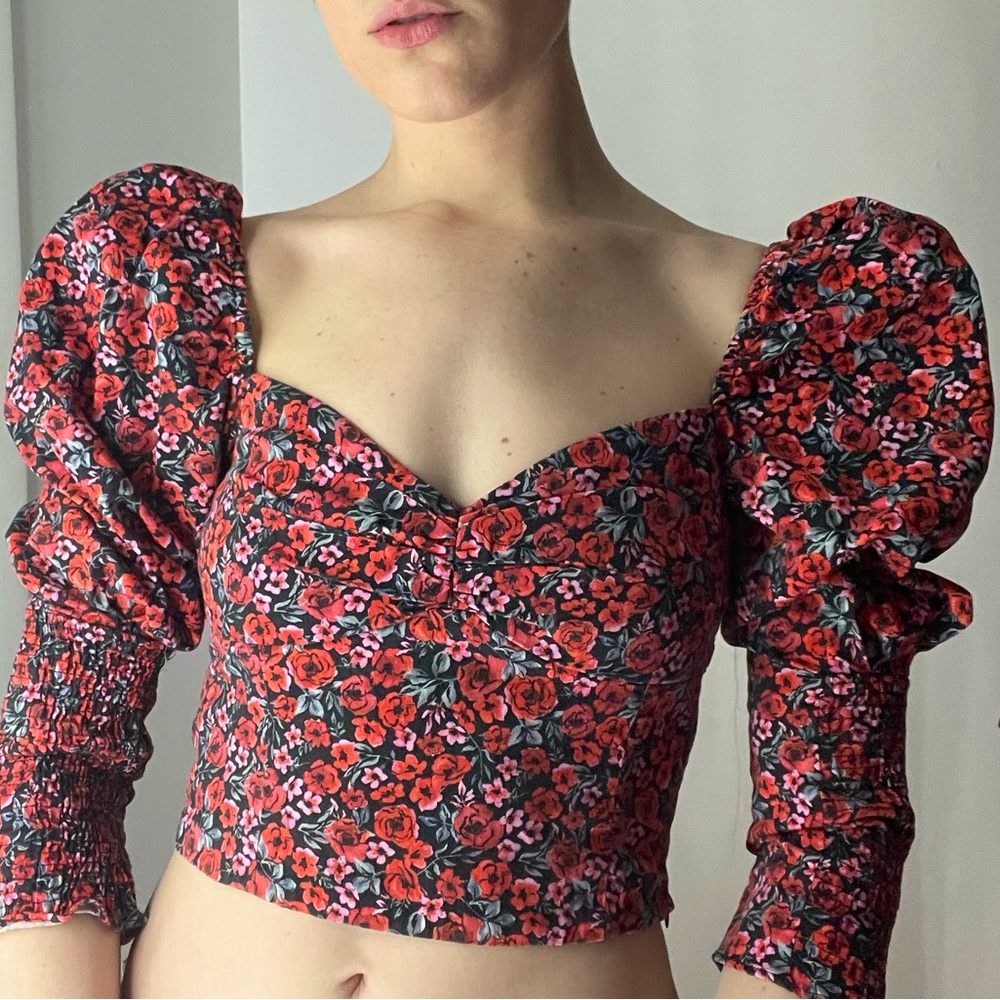 Puff sleeve floral top